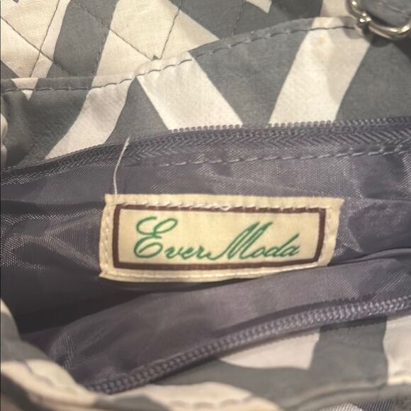 Ever Moda Chevron Patterned Cream and Gray Women's Bag Crossbody Purse M Initial - Picture 9 of 9